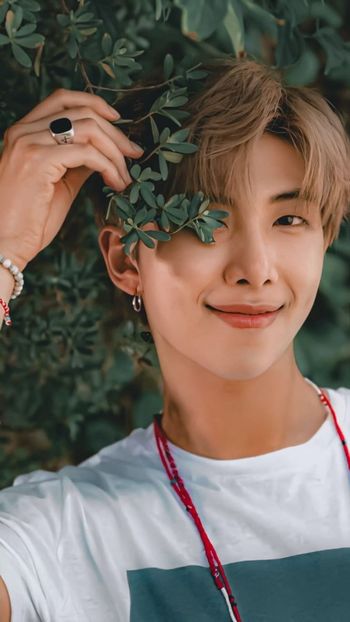  - Hello BTS !