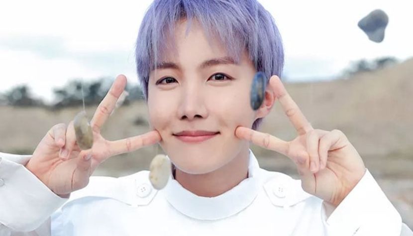  - - 6 - Hello BTS !