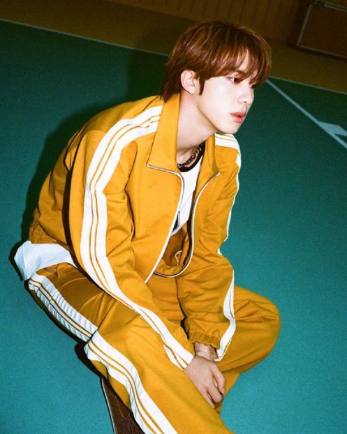  - - 6 - Hello BTS !