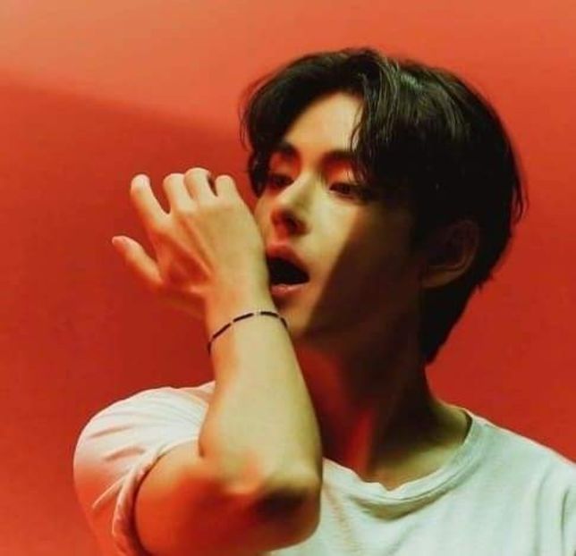  - - 6 - Hello BTS !