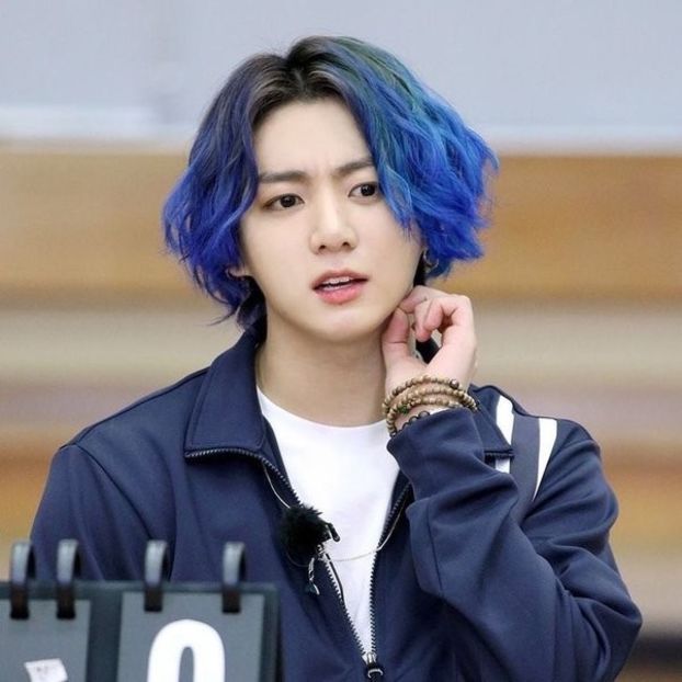  - - 6 - Hello BTS !