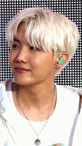  - - 6 - Hello BTS !