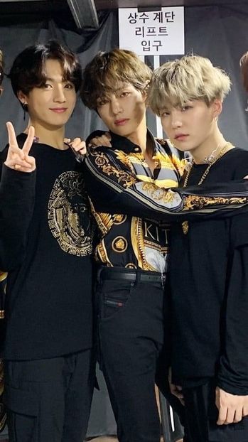  - Hello BTS !