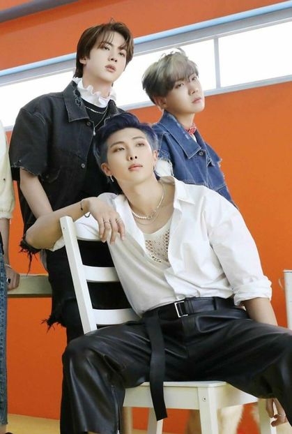  - Hello BTS !