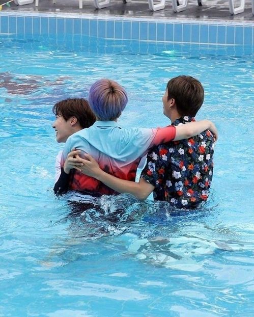  - Hello BTS !