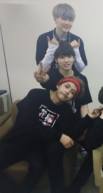  - Hello BTS !