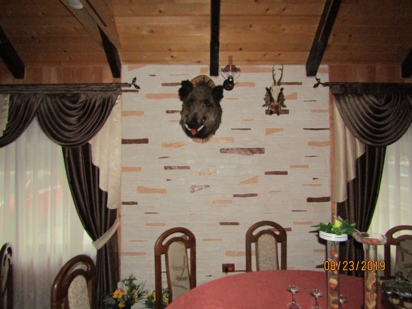  - Hanul vanatorului