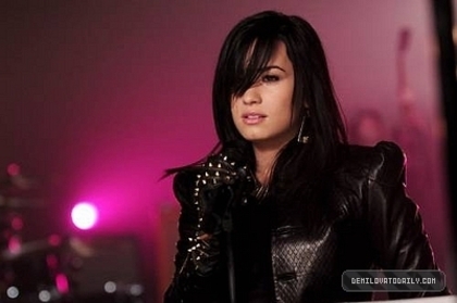 demi-lovato-Remember-December-demi-lovato-8960734-400-266 - Demi Lovato-Remember December