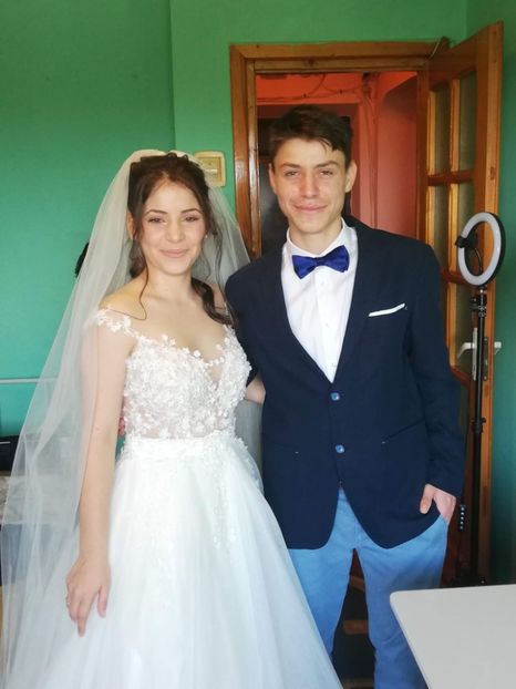 received_1162586677672890 - După mai mulți ani