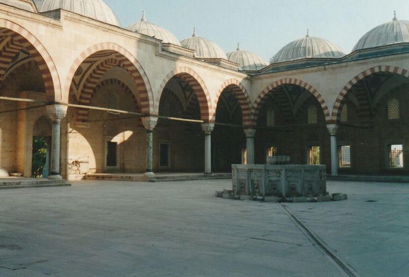 Curtea moscheii Selimiye - Turcia