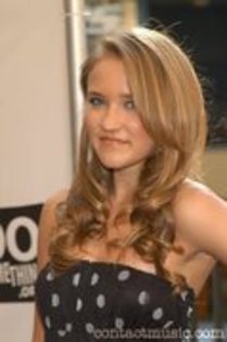 11531013_TWJNVHHGH - poze  emily  osmet