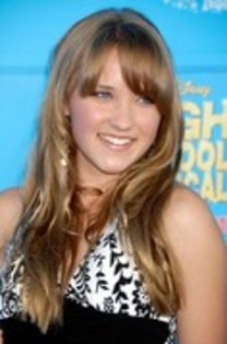 11531052_AGKUEWJOT - poze  emily  osmet