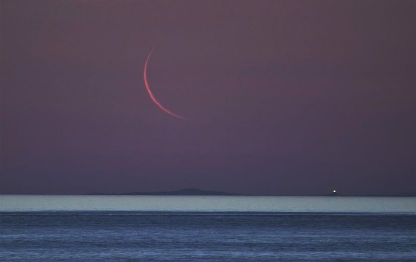 Luna in descrestere in Taur - Luna - Soarele si norii - 3