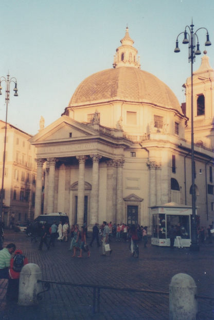 Piazza del Popolo - Chiesa Santa Maria di Montesanto - Roma