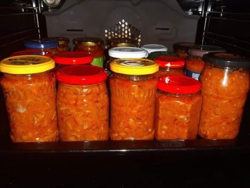  - Zacusca de dovlecei si fasole verde la borcan pentru iarna