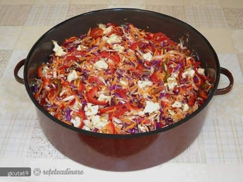  - Salata de legume la borcan pentru iarna