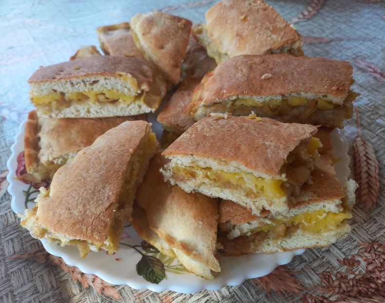 placinta cu mere si crema de iaurt - Retete 2