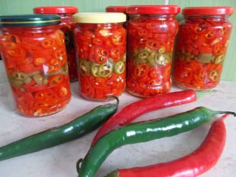 - Ardei iuti rondele in otet la borcan pentru iarna