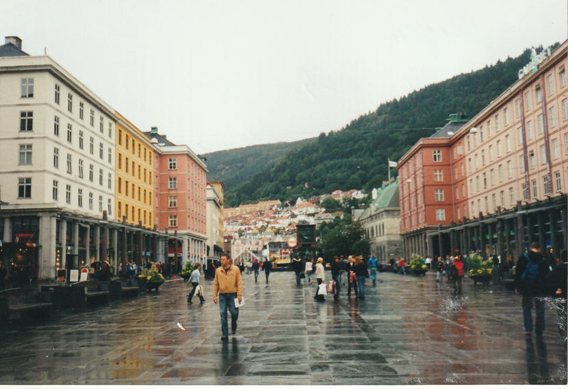 Piața Torvallmeninngen - Bergen și Borgund