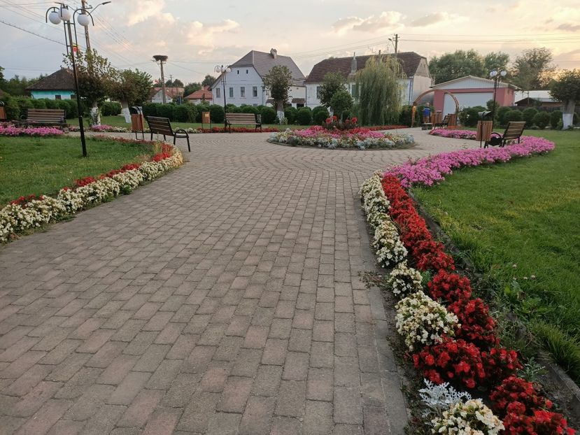 Img.2023.08.17- parcul din centrul comunei - Transfăgărășan Cârța jud Sibiu