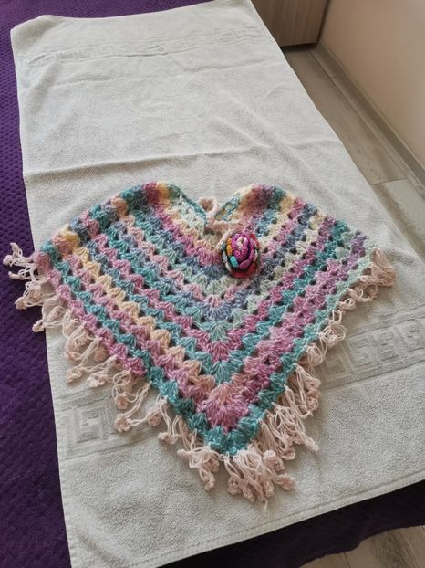  - Haine și jucării lucrate manual