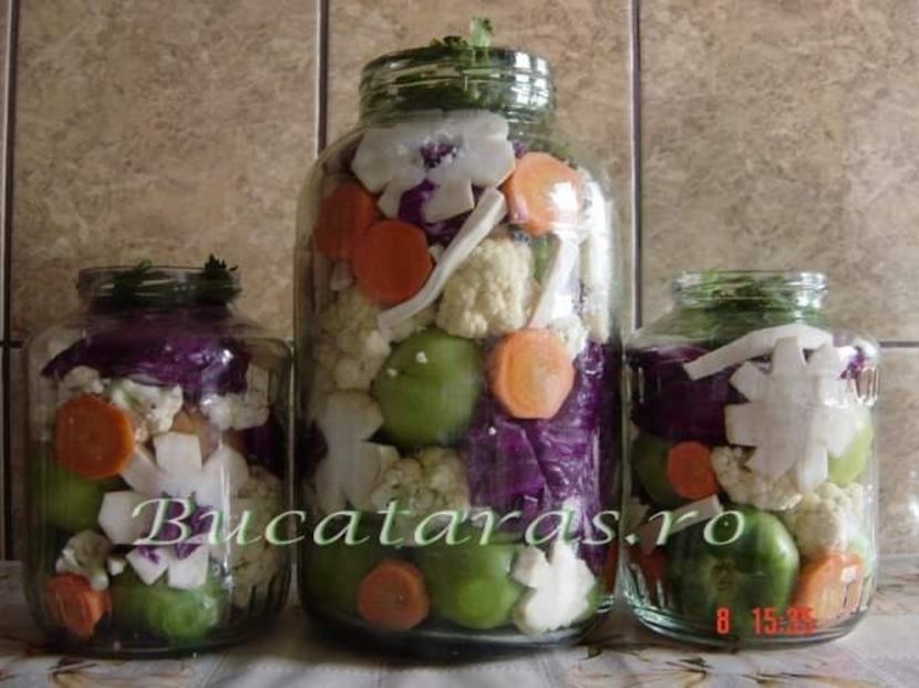  - Gogonele asortate la borcan pentru iarna