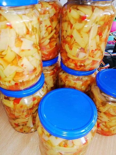  - Fasole pastai cu rosii la borcan pentru iarna