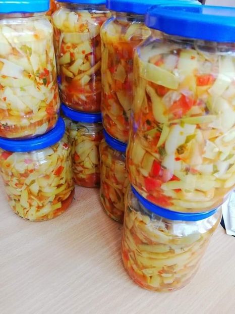  - Fasole pastai cu rosii la borcan pentru iarna