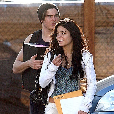 vanessa_hudgens400 - zac efron and vanessa