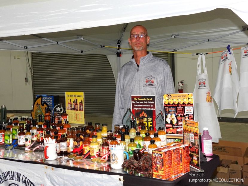 Canadians Hot sauce producers 2 - K - FOOD and DRINKS - Mancare si bauturi