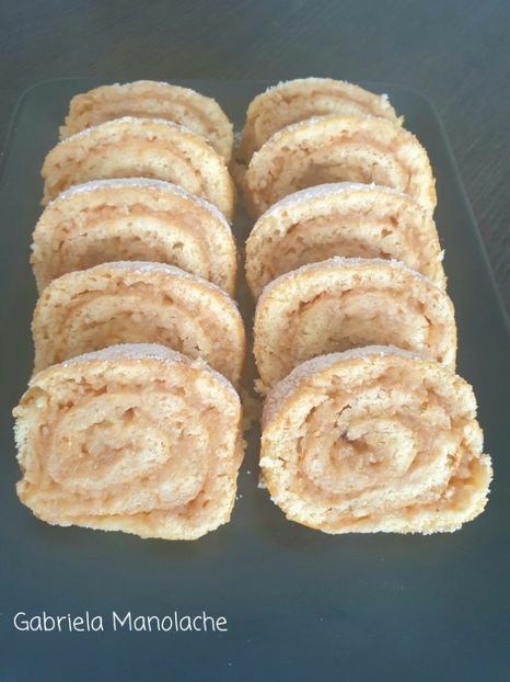  - Rulada cu mere si scortisoara