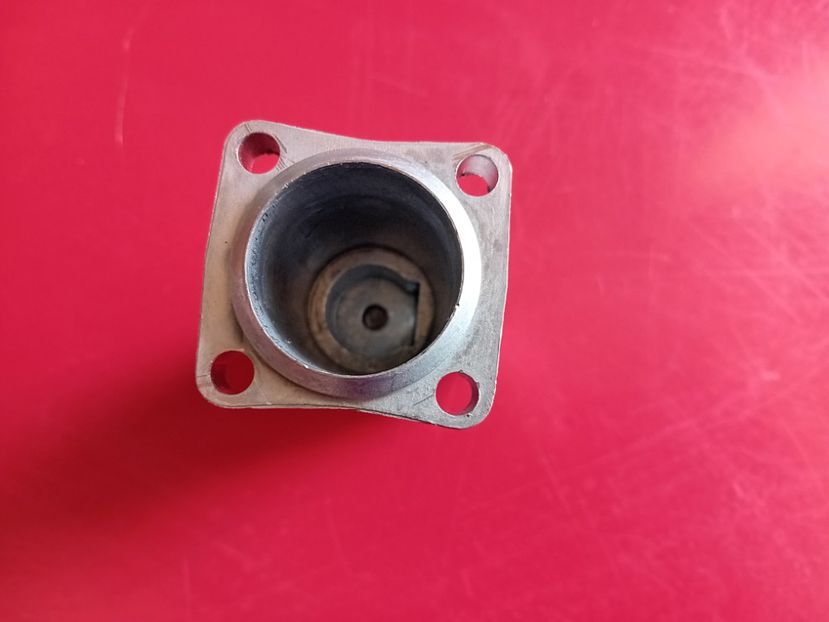 CAPAC DISTRIBUITOR MANITOU - Centru de reparatii DISTRIBUITOARE