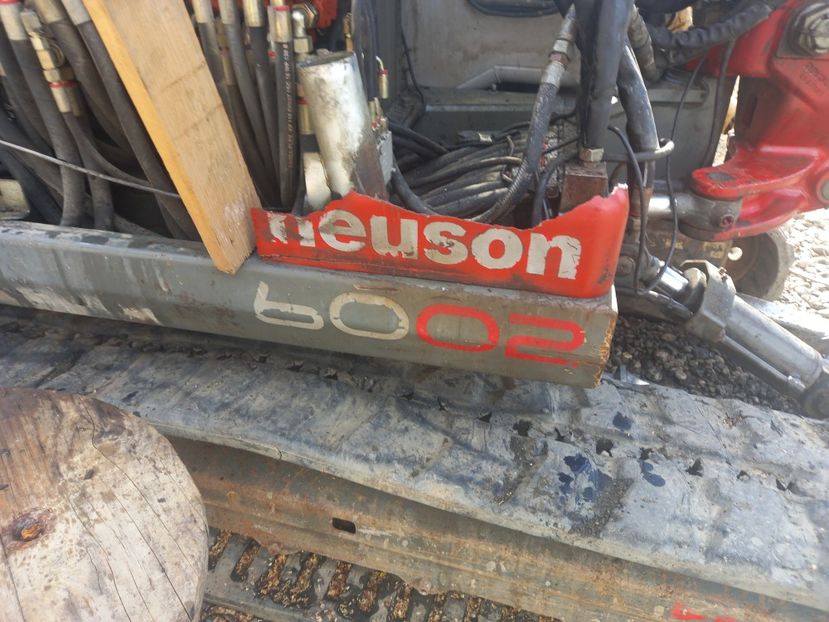 Reparatii Distribuitoare NEUSON - Centru de reparatii DISTRIBUITOARE