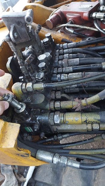 Reparatii Distribuitoare KUBOTA - Centru de reparatii DISTRIBUITOARE