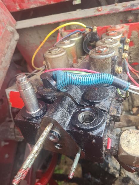 Reparatii Distribuitoare CASE IH - Centru de reparatii DISTRIBUITOARE