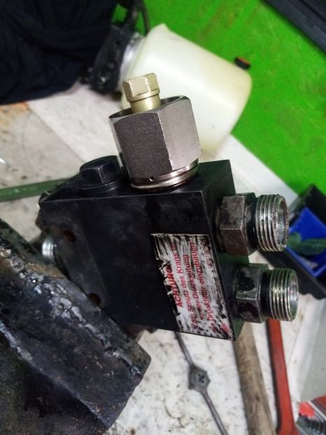 Reparatii Distribuitoare - Centru de reparatii DISTRIBUITOARE