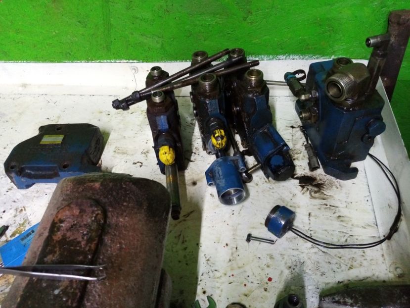  - Centru de reparatii DISTRIBUITOARE