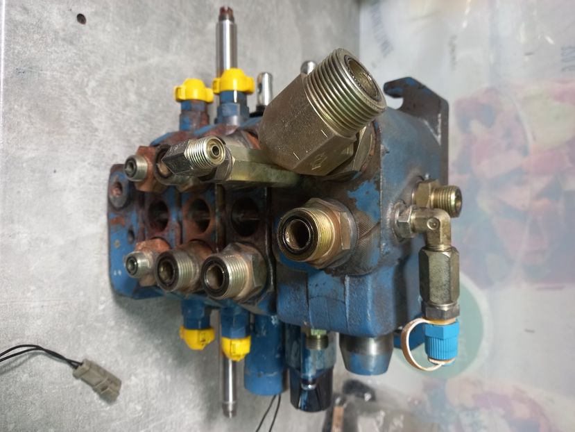  - Centru de reparatii DISTRIBUITOARE