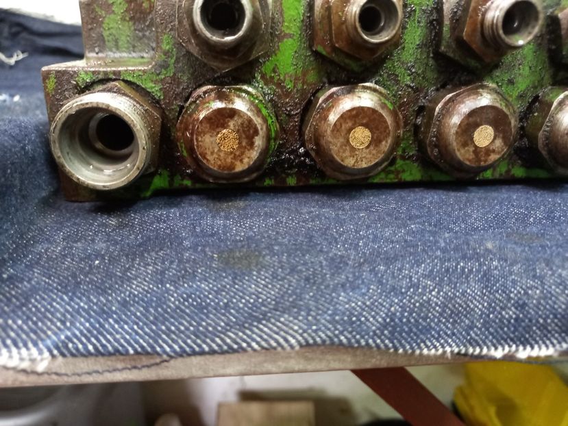  - Centru de reparatii DISTRIBUITOARE