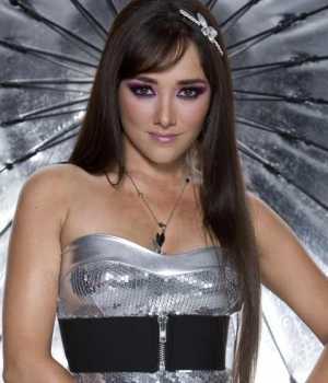 sherlyn-300x350 - camaleones