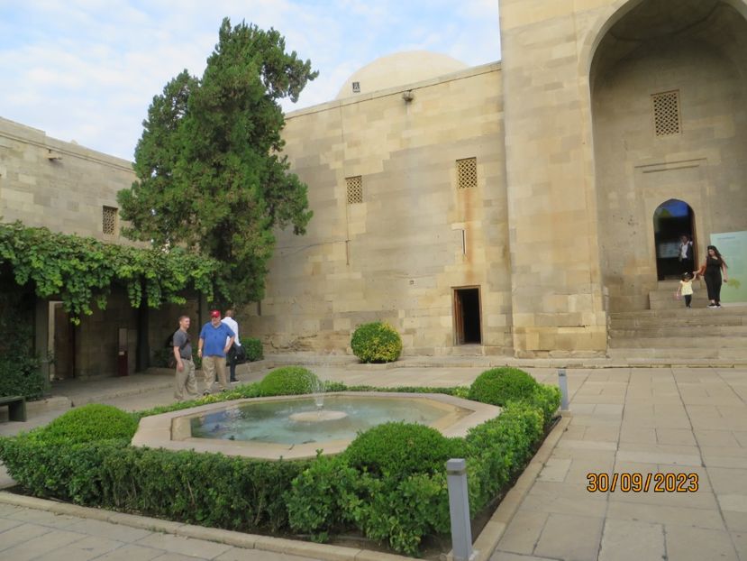  - 1 Baku - Parcul National Gobustan