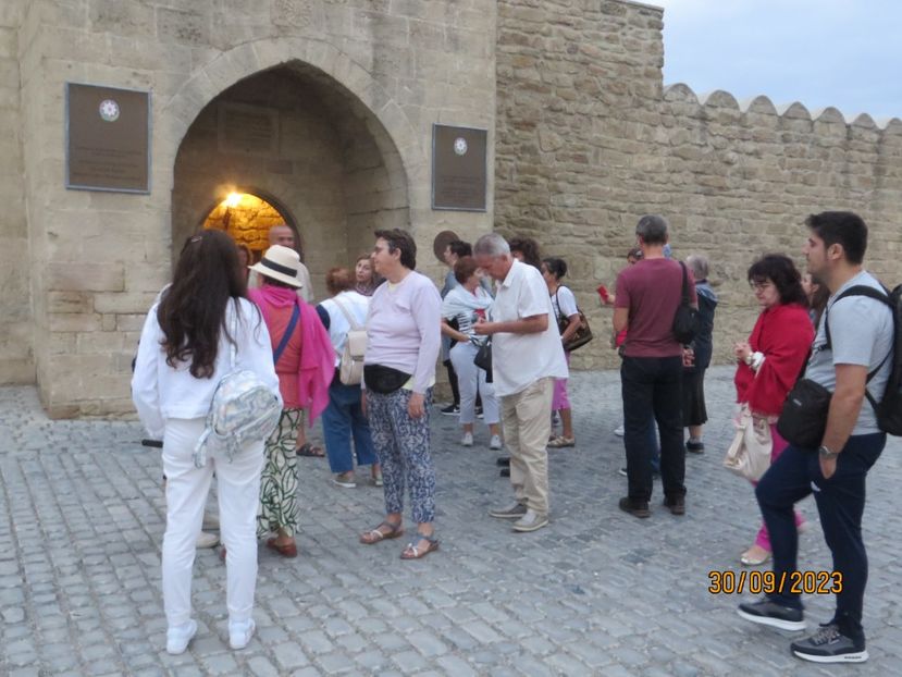  - 1 Baku - Parcul National Gobustan