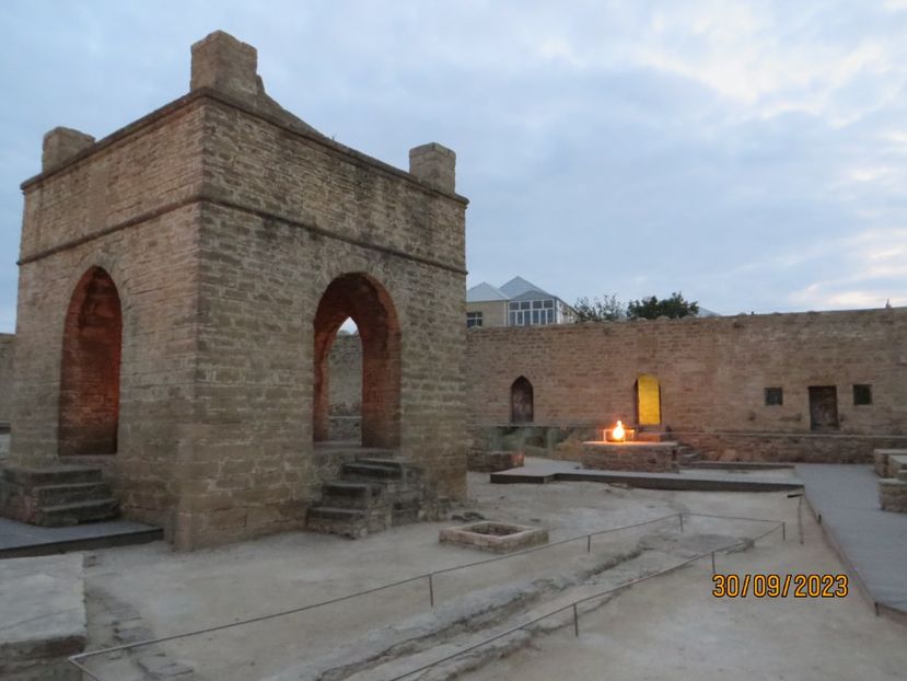  - 1 Baku - Parcul National Gobustan