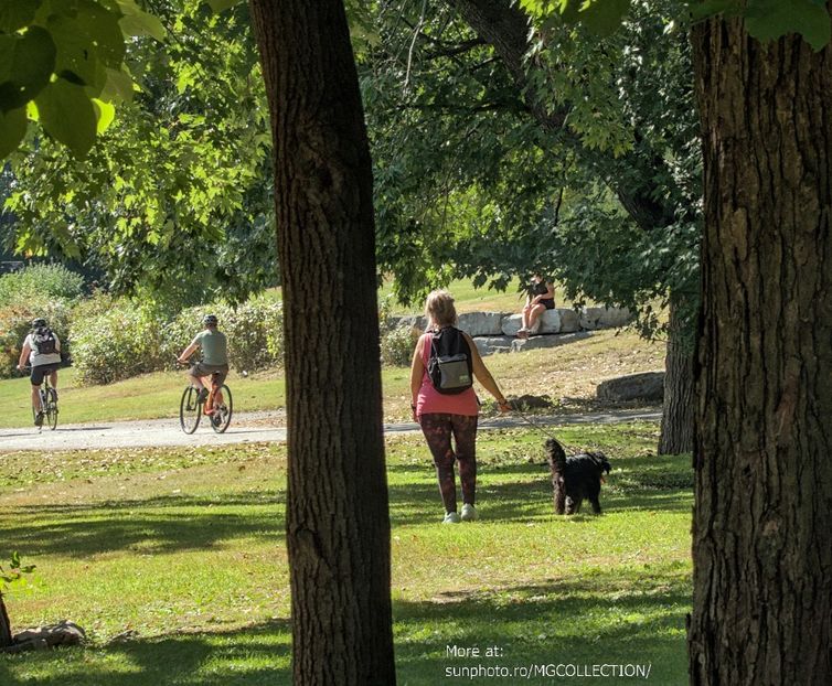 Visiting Lake Lemay, Gatineau 6 - I - PEOPLES - OAMENI