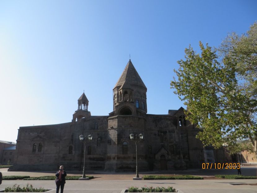 - 9 Etchmiadzin - Garni - Geghard
