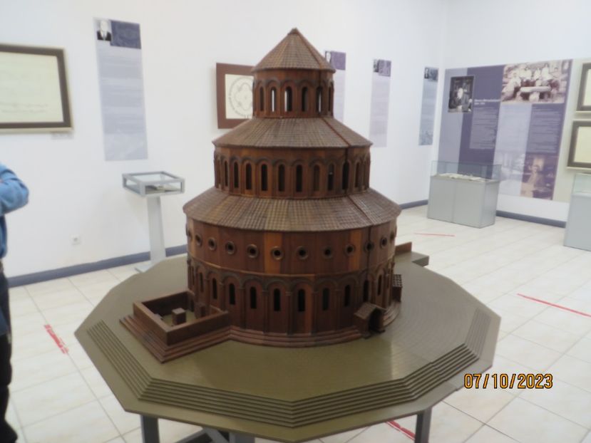  - 9 Etchmiadzin - Garni - Geghard