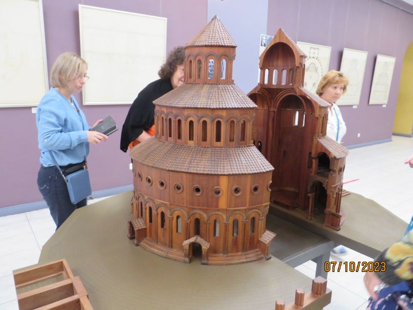  - 9 Etchmiadzin - Garni - Geghard