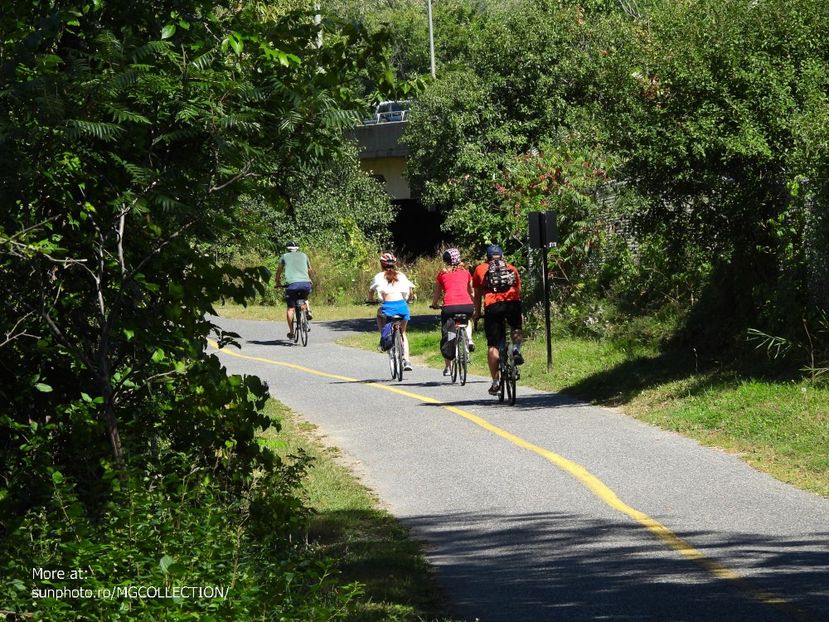 Visiting Lake Lemay, Gatineau 8 - PEOPLES - OAMENI