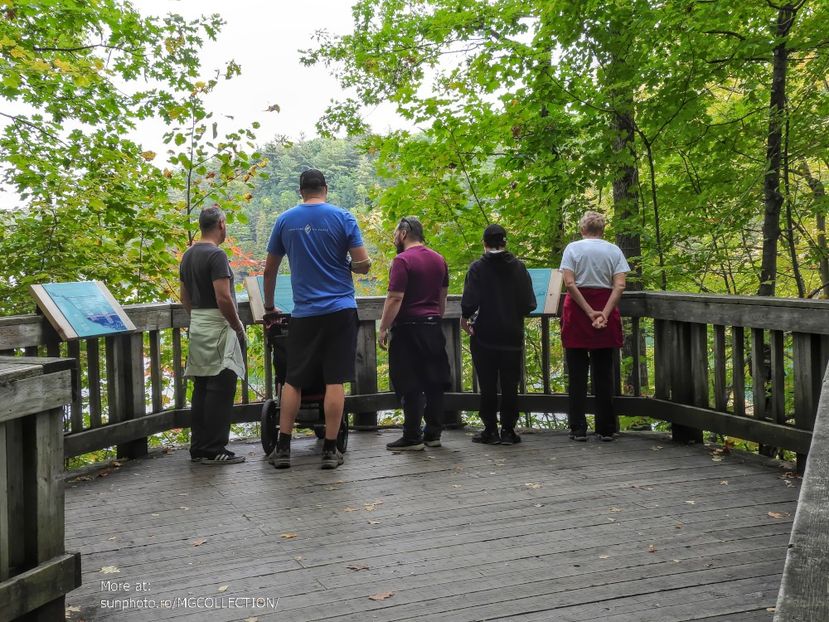 Lake Pink, Gatineau 8 - I - PEOPLES - OAMENI