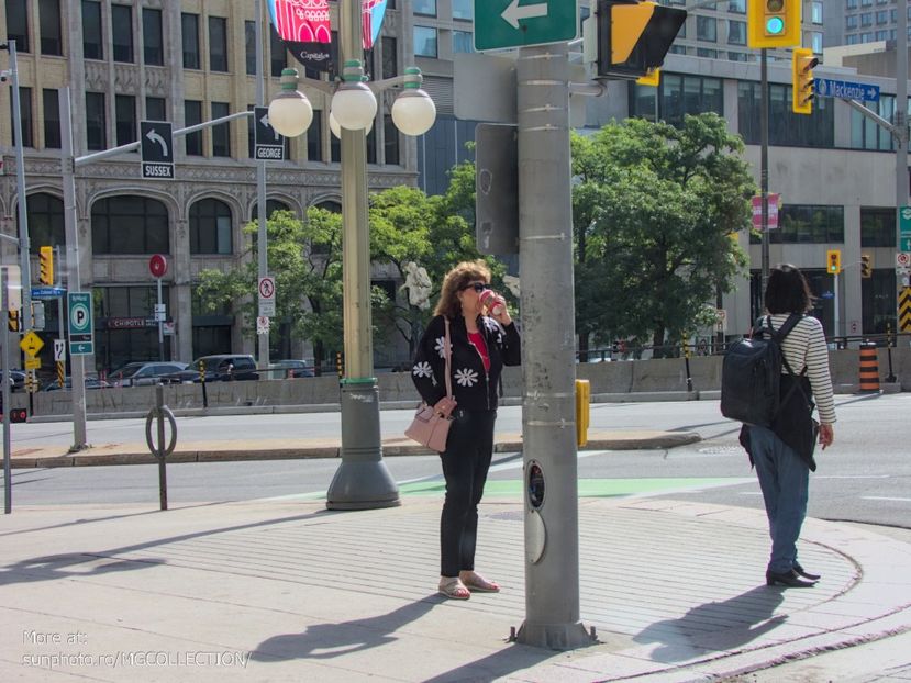 In Ottawa center - Ottawa centru - I - PEOPLES - OAMENI